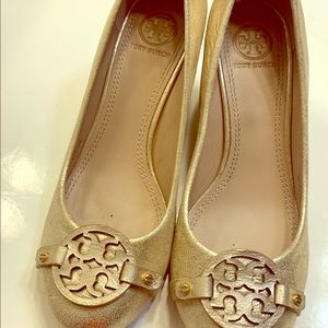 Gold Tory Burch Shors size 6